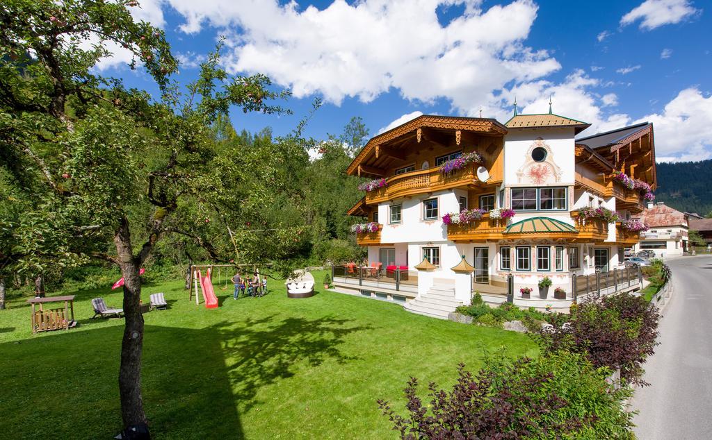 Ferienschloessl Harmonie Hotell Holzgau Eksteriør bilde