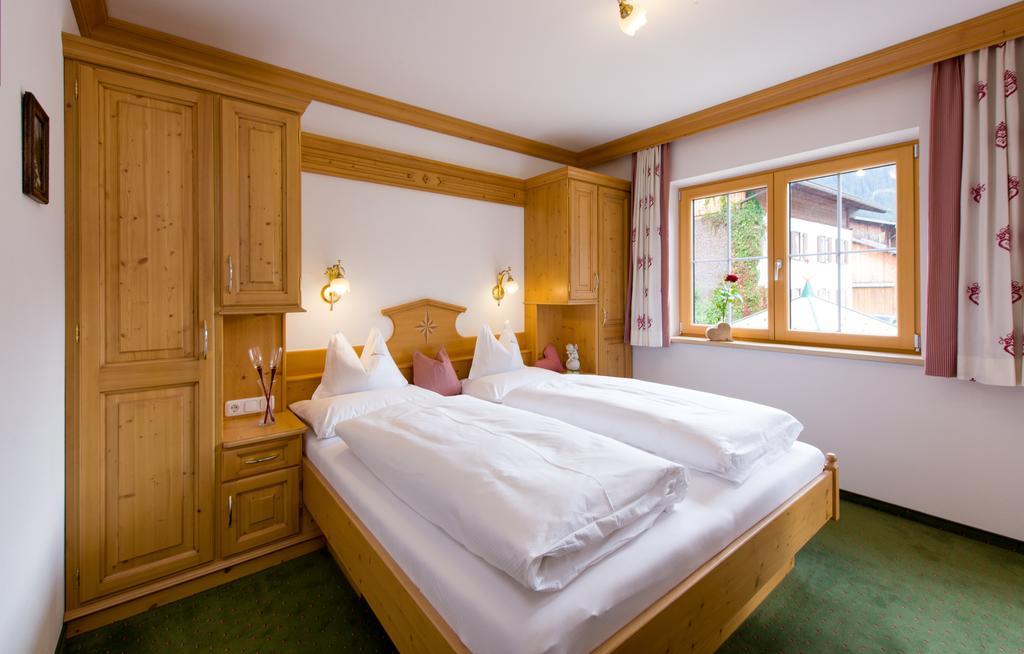 Ferienschloessl Harmonie Hotell Holzgau Eksteriør bilde