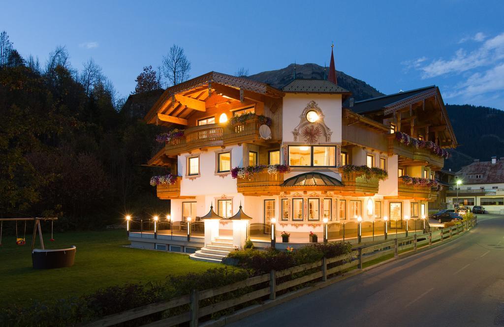 Ferienschloessl Harmonie Hotell Holzgau Eksteriør bilde