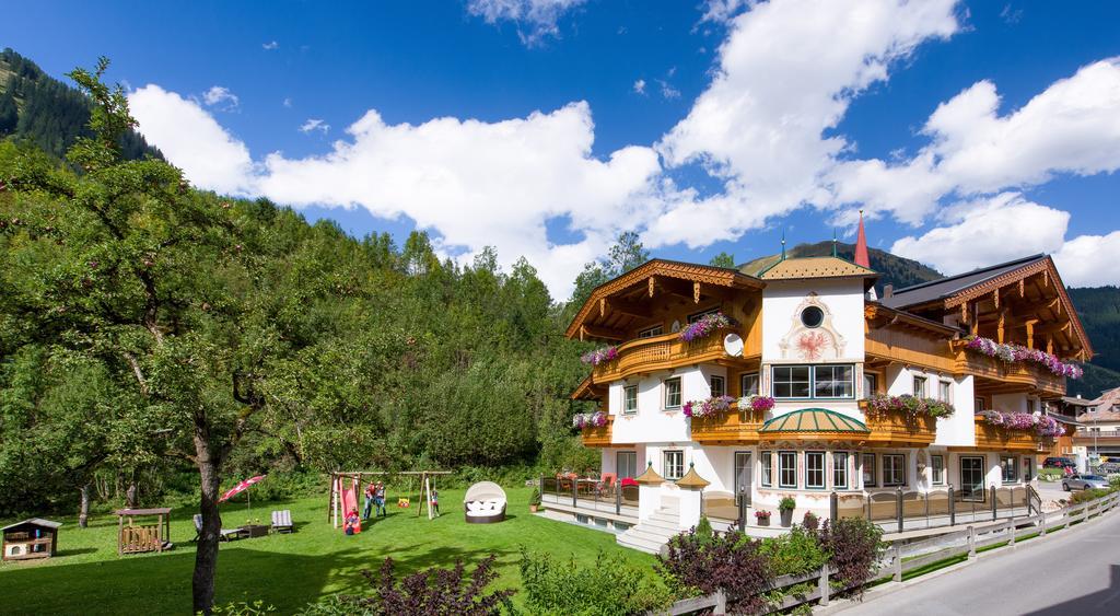 Ferienschloessl Harmonie Hotell Holzgau Eksteriør bilde