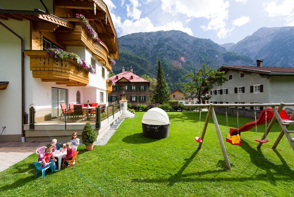 Ferienschloessl Harmonie Hotell Holzgau Eksteriør bilde